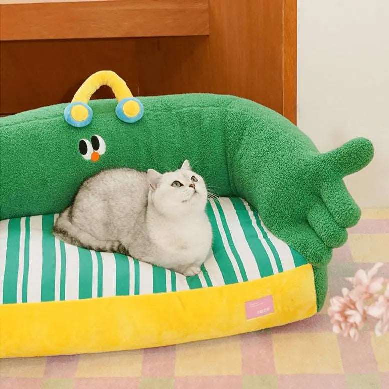Pet Couch Bed - Lush Green Sofa for Stylish Comfort