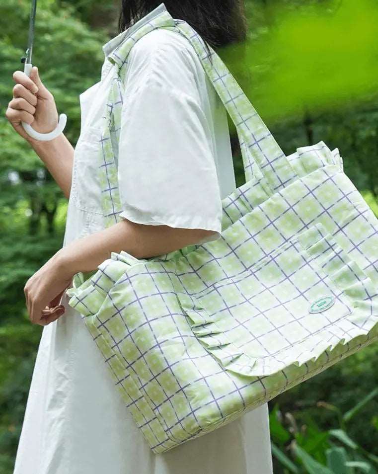 Plaid Cat Carrier Bag - Stylish Comfort for Your Feline Friend